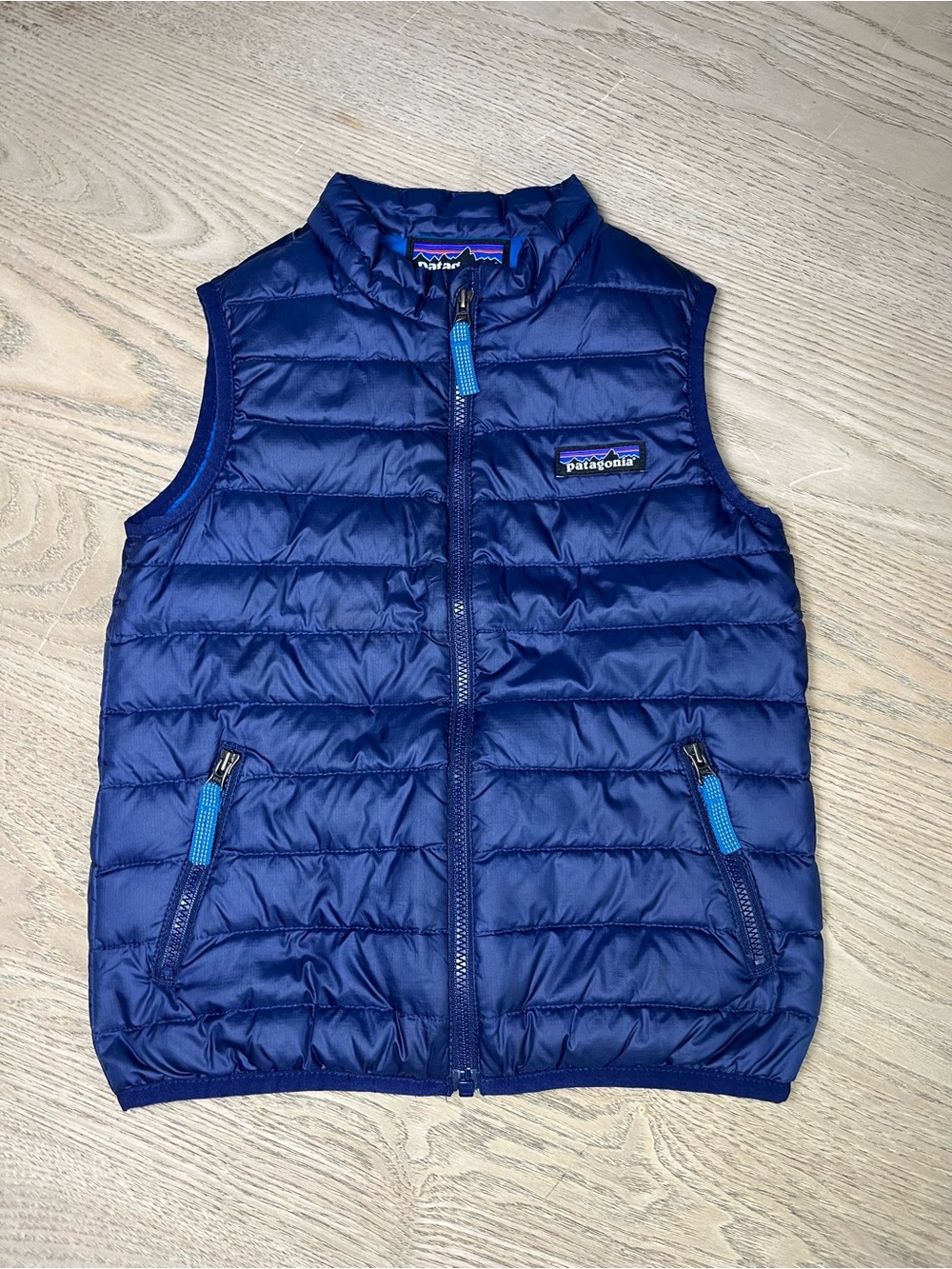 Patagonia Baby Down Sweater Vest Size 4T Classic Navy Quilted Puffer 60508 FA19